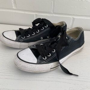 Black Unisex Canvas Low-Top Sneakers with Black Ribbon Laces Size Womens 8